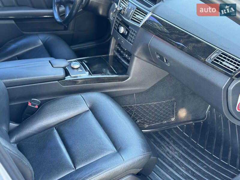 Седан Mercedes-Benz E-Class 2011 в Запорожье