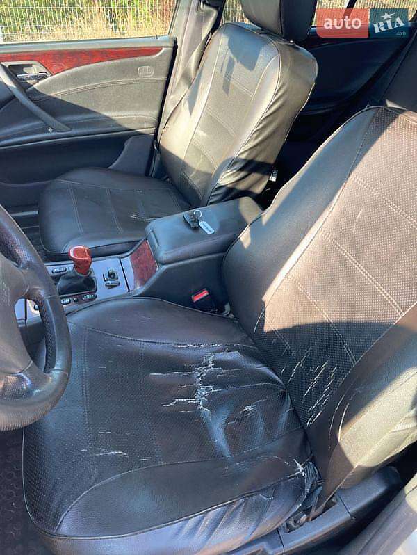 Седан Mercedes-Benz E-Class 2000 в Дубно