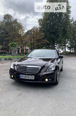 Седан Mercedes-Benz E-Class 2009 в Звягеле