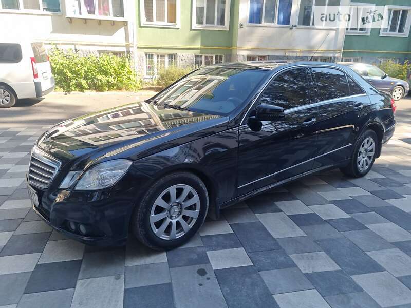 Седан Mercedes-Benz E-Class 2010 в Києві