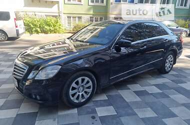 Седан Mercedes-Benz E-Class 2010 в Києві