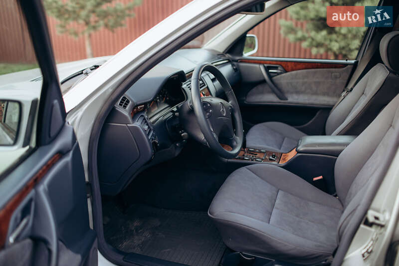 Седан Mercedes-Benz E-Class 2001 в Ковелі