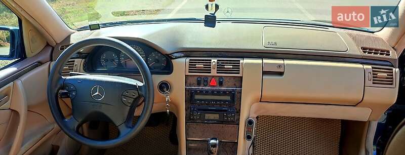 Универсал Mercedes-Benz E-Class 2001 в Лохвице