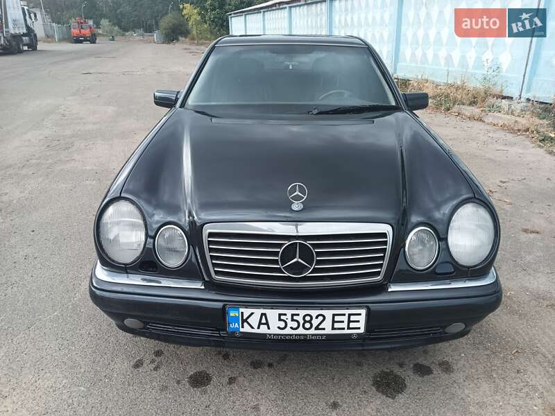 Седан Mercedes-Benz E-Class 1996 в Киеве