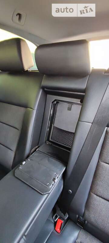 Универсал Mercedes-Benz E-Class 2011 в Луцке фото 9 Универсал Mercedes-Benz E-Class 2011 в Луцке