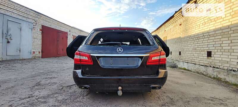 Универсал Mercedes-Benz E-Class 2011 в Луцке фото 20 Универсал Mercedes-Benz E-Class 2011 в Луцке