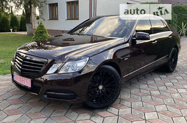 Седан Mercedes-Benz E-Class 2011 в Івано-Франківську