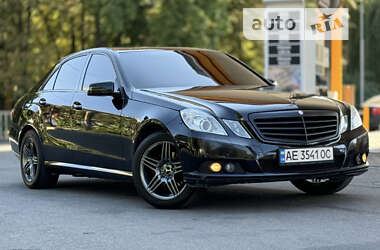 Седан Mercedes-Benz E-Class 2011 в Дніпрі