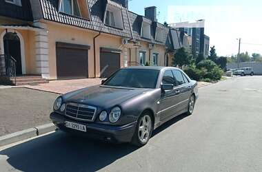 Седан Mercedes-Benz E-Class 1996 в Чернігові