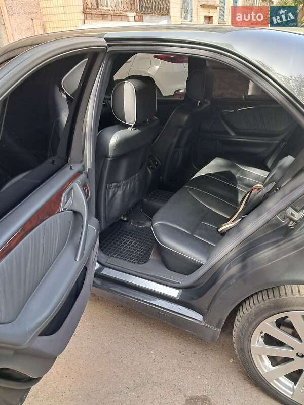 Седан Mercedes-Benz E-Class 2000 в Кривом Роге