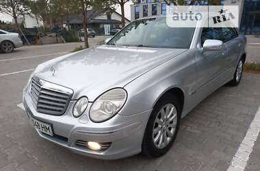 Седан Mercedes-Benz E-Class 2006 в Ровно