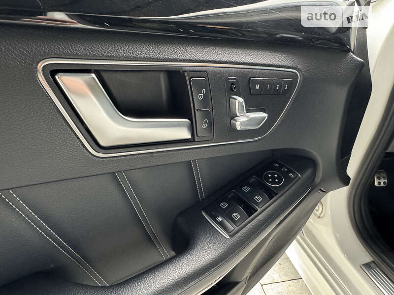 Седан Mercedes-Benz E-Class 2015 в Сокале