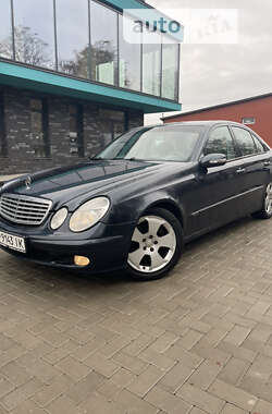 Седан Mercedes-Benz E-Class 2002 в Рівному