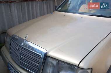 Седан Mercedes-Benz E-Class 1988 в 
