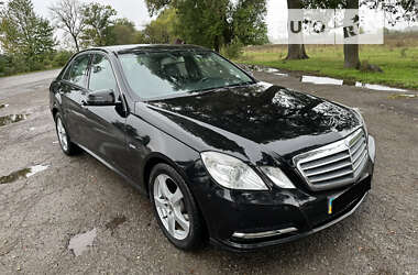 Седан Mercedes-Benz E-Class 2011 в Черновцах