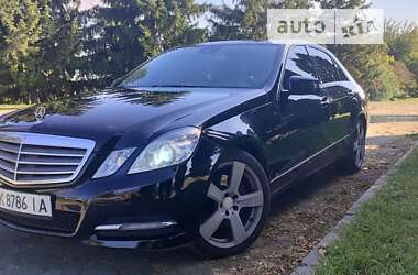 Седан Mercedes-Benz E-Class 2012 в Дубно