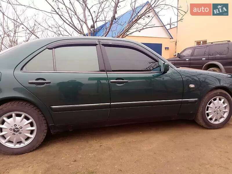 Седан Mercedes-Benz E-Class 1999 в Одессе