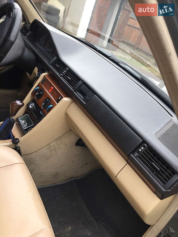 Седан Mercedes-Benz E-Class 1992 в Чернівцях