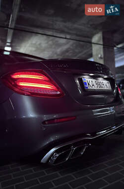 Седан Mercedes-Benz E-Class 2017 в 