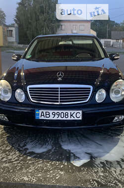 Седан Mercedes-Benz E-Class 2004 в Тростянце