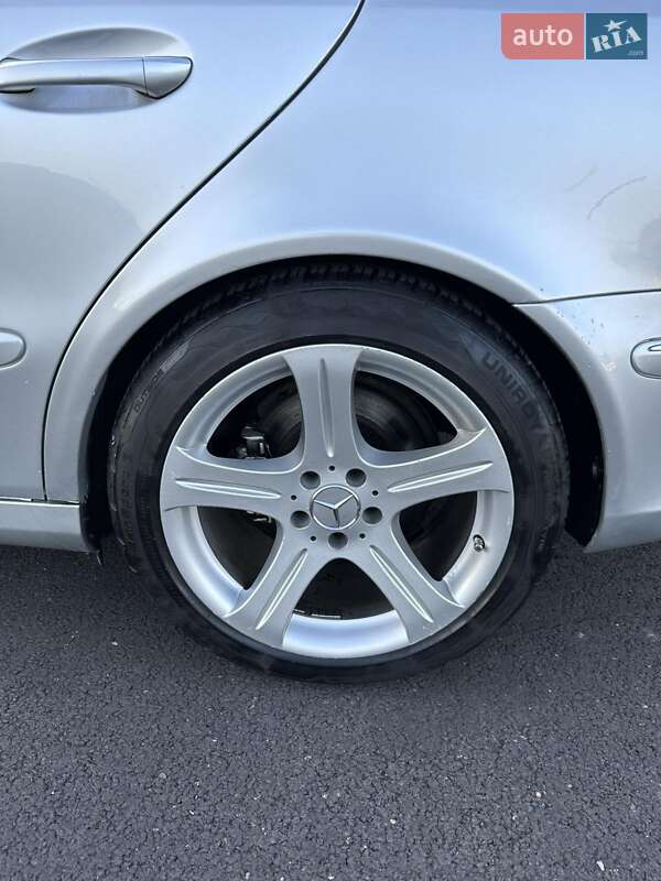 Седан Mercedes-Benz E-Class 2004 в Виноградове