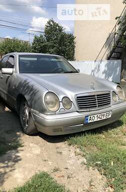 Седан Mercedes-Benz E-Class 1999 в Хусті