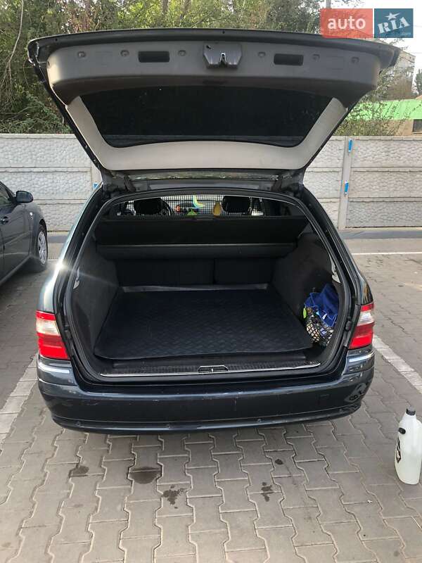 Универсал Mercedes-Benz E-Class 2004 в Кривом Роге