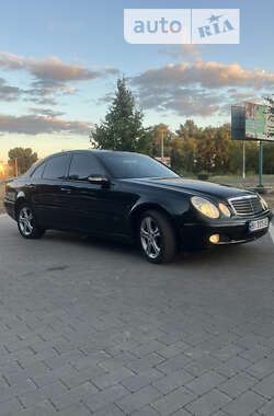 Седан Mercedes-Benz E-Class 2004 в Горішніх Плавнях