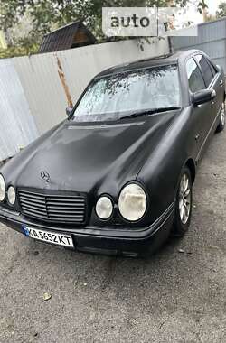 Седан Mercedes-Benz E-Class 1996 в Киеве