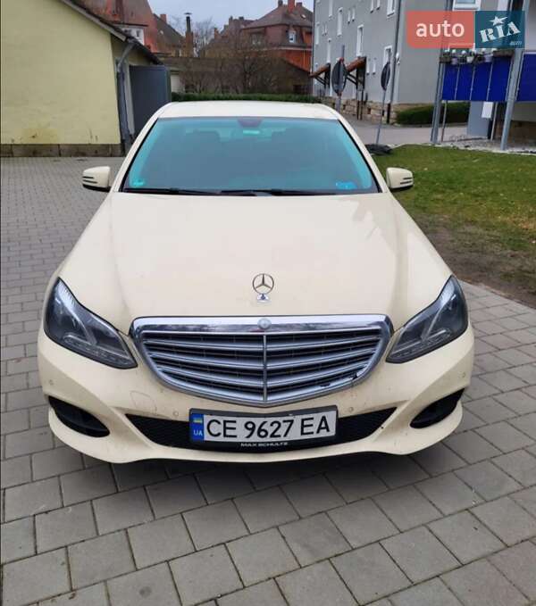 Седан Mercedes-Benz E-Class 2014 в Чернівцях