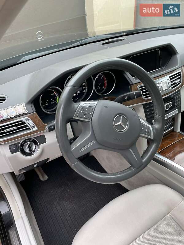 Седан Mercedes-Benz E-Class 2013 в Києві