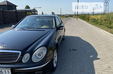 Седан Mercedes-Benz E-Class 2004 в Клевани