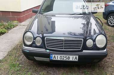 Седан Mercedes-Benz E-Class 1996 в Києві