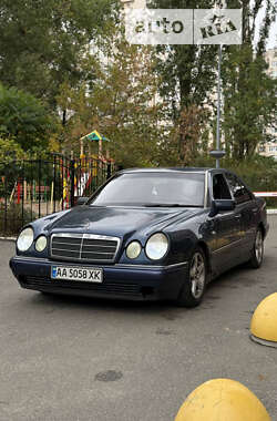 Седан Mercedes-Benz E-Class 1996 в Киеве