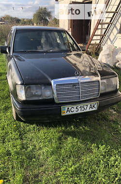 Седан Mercedes-Benz E-Class 1987 в Луцьку