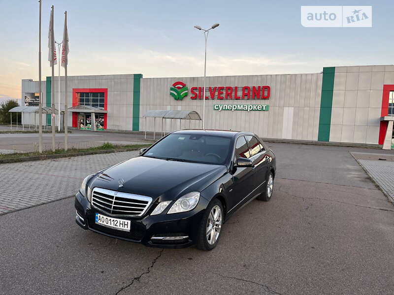 Седан Mercedes-Benz E-Class 2010 в Хусте