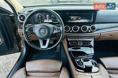 Седан Mercedes-Benz E-Class 2016 в 