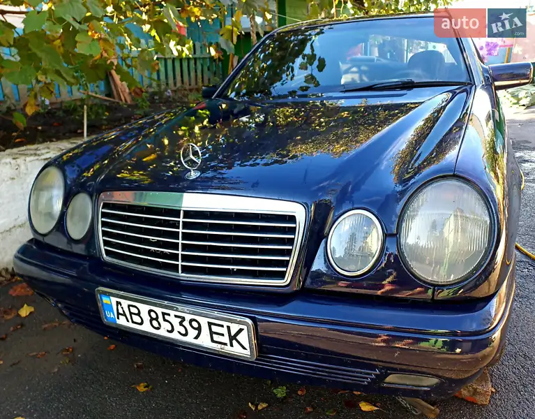 Mercedes-Benz E-Class 1995