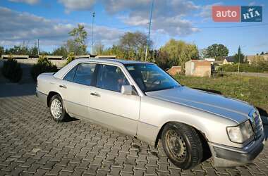 Седан Mercedes-Benz E-Class 1991 в 