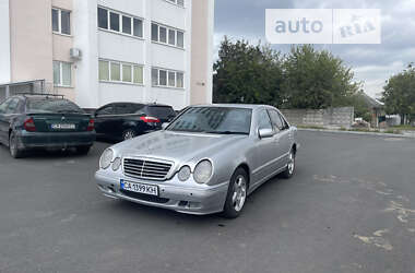 Седан Mercedes-Benz E-Class 2001 в Черкасах