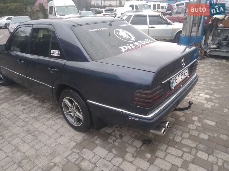 Седан Mercedes-Benz E-Class 1989 в Кицмани