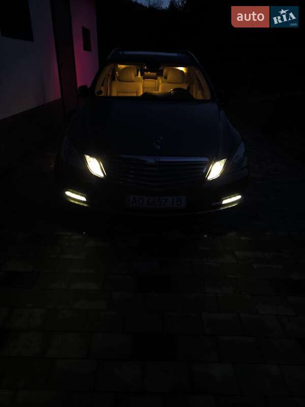 Універсал Mercedes-Benz E-Class 2012 в Сваляві