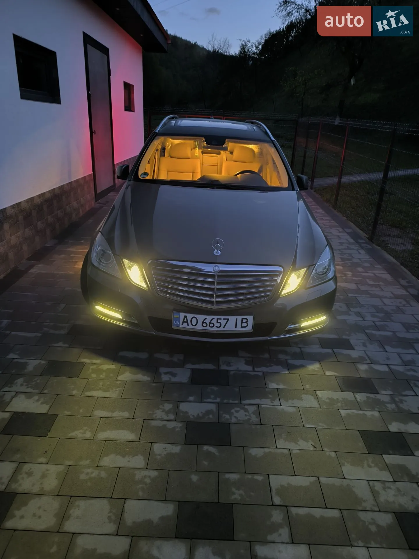2012 Mercedes-Benz E-klasse - мініатюра 11
