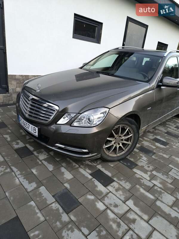 Универсал Mercedes-Benz E-Class 2012 в 