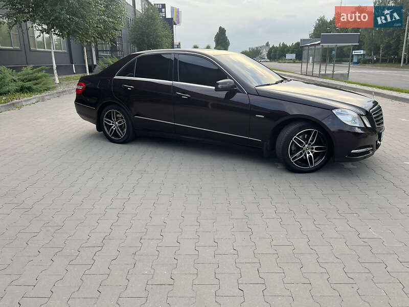 Седан Mercedes-Benz E-Class 2010 в Білій Церкві фото 15 Седан Mercedes-Benz E-Class 2010 в Білій Церкві