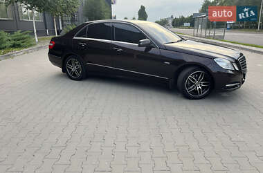 Седан Mercedes-Benz E-Class 2010 в 