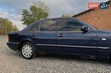 Седан Mercedes-Benz E-Class 1997 в Виннице