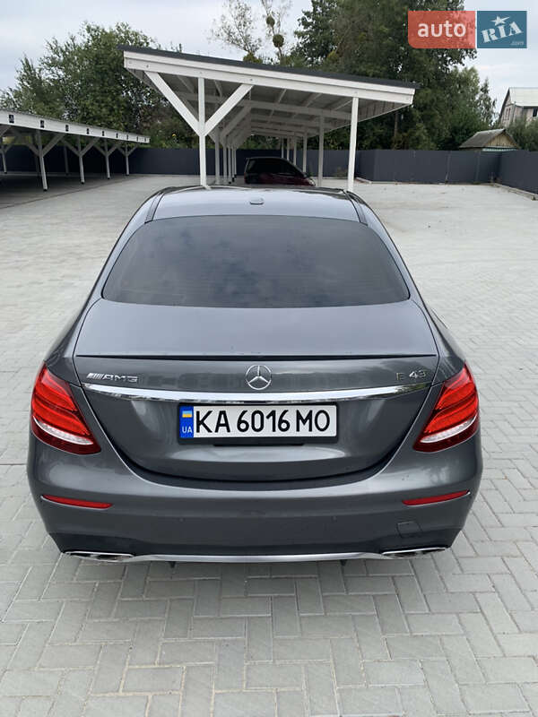 Седан Mercedes-Benz E-Class 2017 в Києві