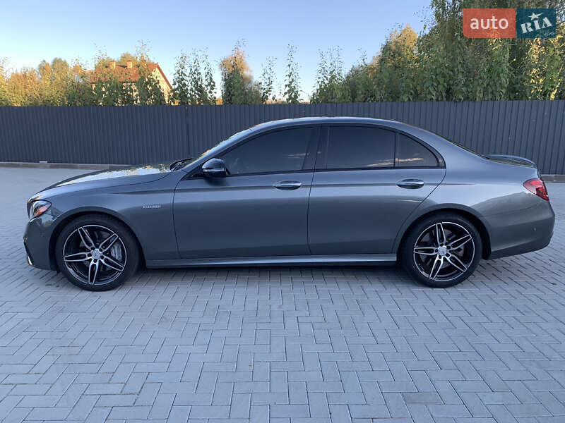 Седан Mercedes-Benz E-Class 2017 в Києві