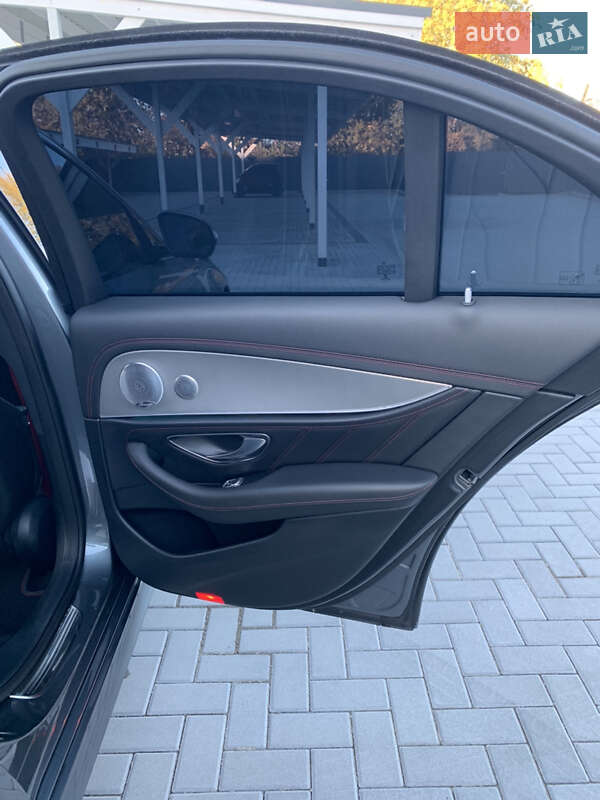 Седан Mercedes-Benz E-Class 2017 в Києві